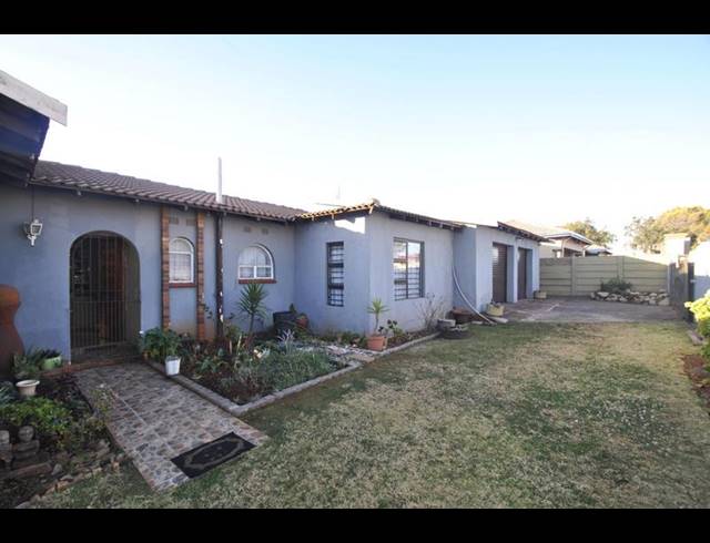 3 BEDROOM HOUSE FOR SALE IN DAWN PARK